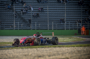 LONGHI LEGGENDA NELLA F2 ITALIAN TROPHY