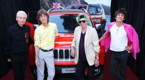 Charitybuzz mette all’asta la Jeep Renegade autografata dai Rolling Stones
