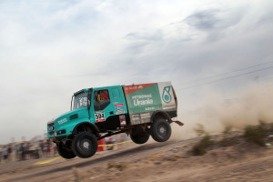 Dakar 2015, terza tappa: Gerard de Rooy al terzo posto dopo una dura gara