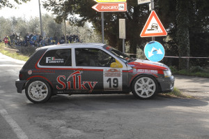 IL 34° RALLY DEL CARNEVALE AL DUO LOMBARDO GIANESINI-FOMIATTI CON LA SEMPRE EFFICIENTE RENAULT CLIO WILLIAMS, BAGARRE TRA GLI JUNIOR DEL CAMPIONATO ITALIANO IN ALLENAMENTO IN VISTA DEL CIOCCO