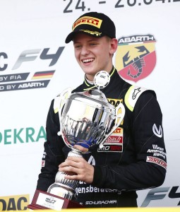Mick Schumacher vince la sua prima corsa nel Campionato tedesco F4 ADAC Abarth