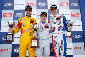 ANTONIO GIOVINAZZI, TRE VOLTE SUL PODIO A SILVERSTONE, É IL PRIMO LEADER DEL CAMPIONATO EUROPEO F.3 2015