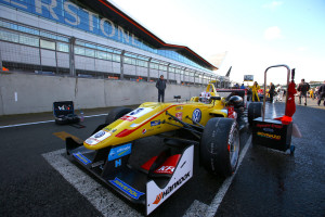 ANTONIO GIOVINAZZI, TRE VOLTE SUL PODIO A SILVERSTONE, É IL PRIMO LEADER DEL CAMPIONATO EUROPEO F.3 2015