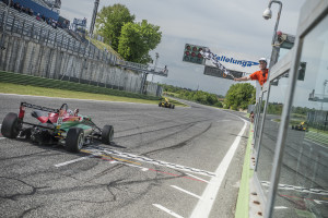 F2 Italian Trophy: Zanasi si impone anche in Gara 2 a Vallelunga