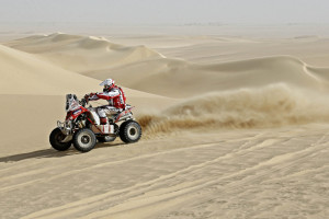 Al Pharaons Rally 2015 Vasilyev, Al Balooshi e Abu Issa dominano le dune di Sitra