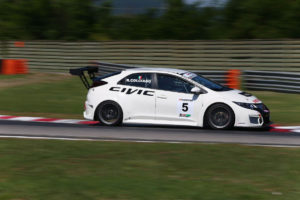 Roberto Colciago (AGS,Honda Civic TCR 2015-TCR #5)