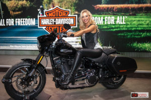 Eicma girl su Harley-Davidson a Eicma 2017